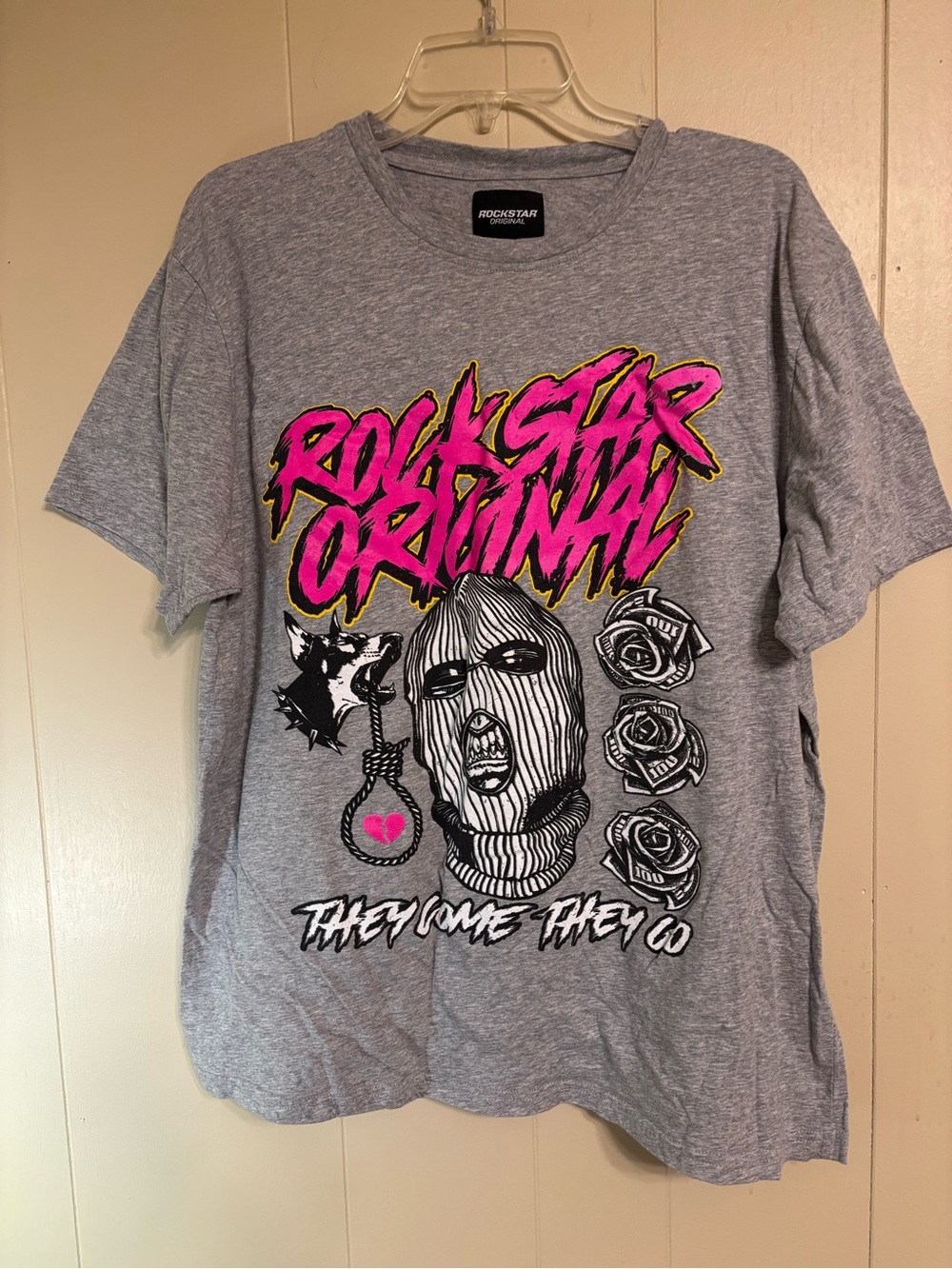 Rock Star Original Men's Gray Graphic Tee with Pink Accent